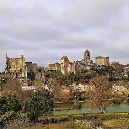 Magnifique Villa 5 Etoiles Avec Piscine Proche Futuroscope & Golf Вилла